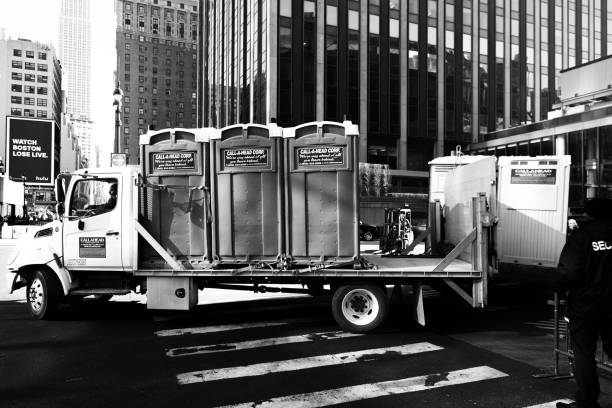 Best Portable toilet rental cost  in Angleton, TX